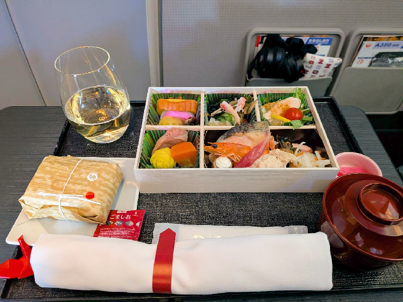 JAL国内線ファーストクラス機内食 JAL国内線ファーストクラス機内食