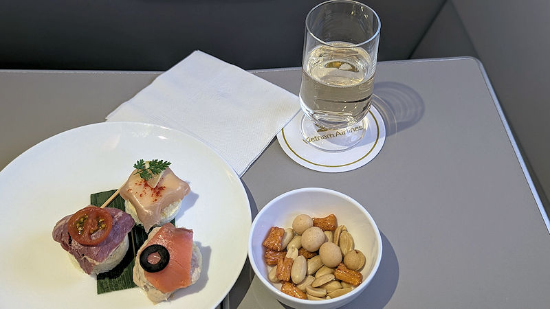 ベトナム航空ビジネスクラス機内食
アペタイザー